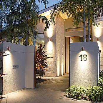 Outdoor wall lighting